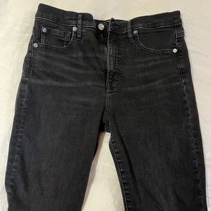 Gap true skinny black high rise jeans --> Single pair